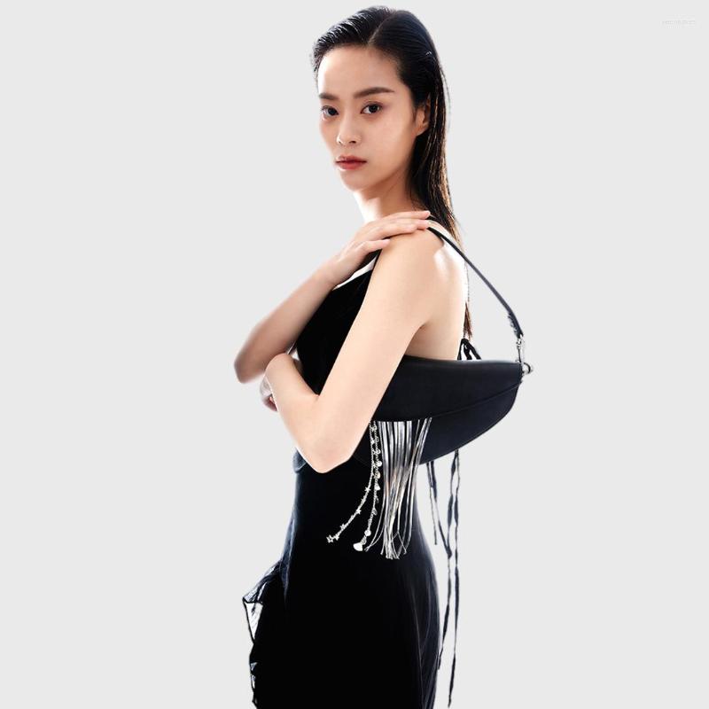 

Evening Bags FIRMRANCH Personalized Silver Tassel Metal Chain Design Classic Black Shoulder Underarm Bag Flap Saddle Female Purse Chic Hobos