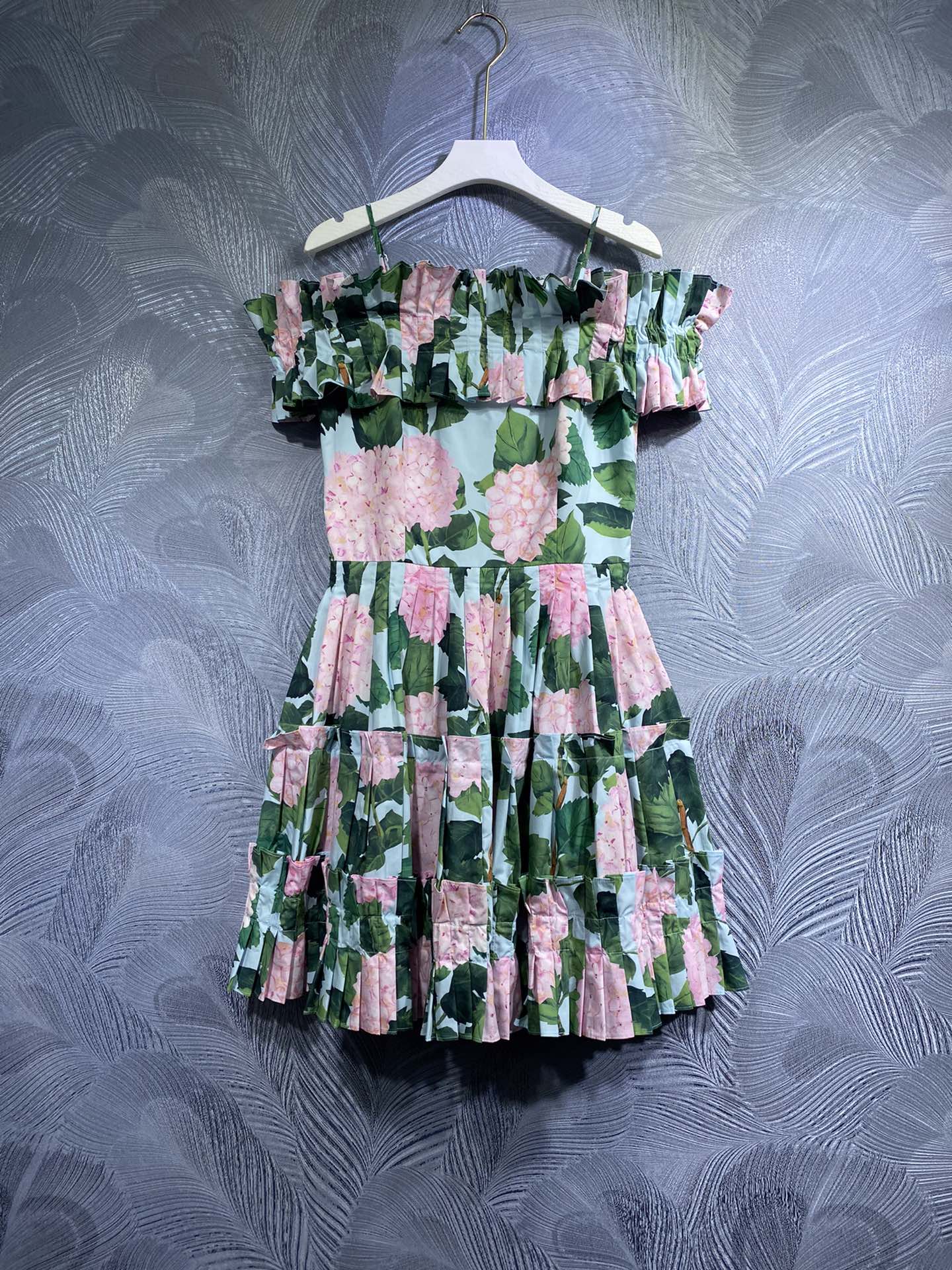 

Spring 2023 new cotton print dress with suspenders, Customize