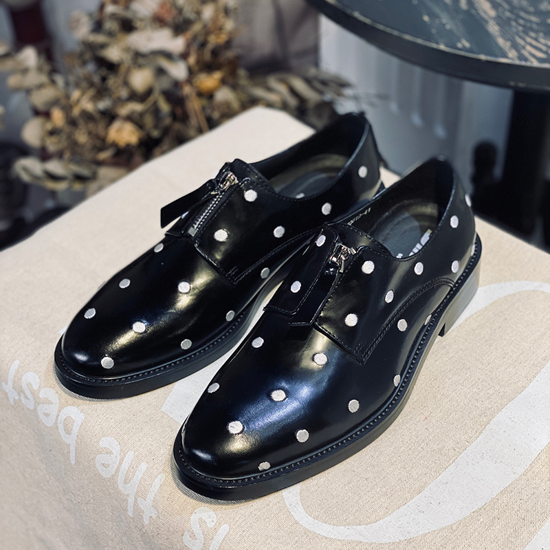 

2023 Gentlemen Handmade Wave Point Shoes Cow Leather Mens Party Oxfords Male Wedding Dress Shoes