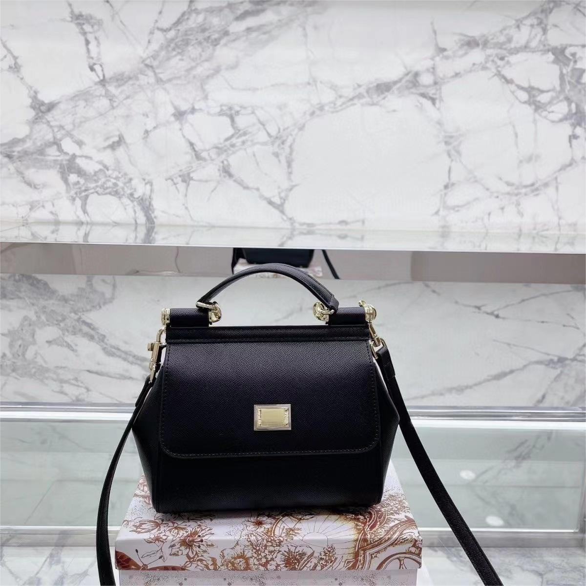 

23Ss Womens Luxurys Designers Mini HaspTotes Bag Handbags Flowers Shouder Crossbody Women Handbag Fine Metal Chain Pouch Purse, White