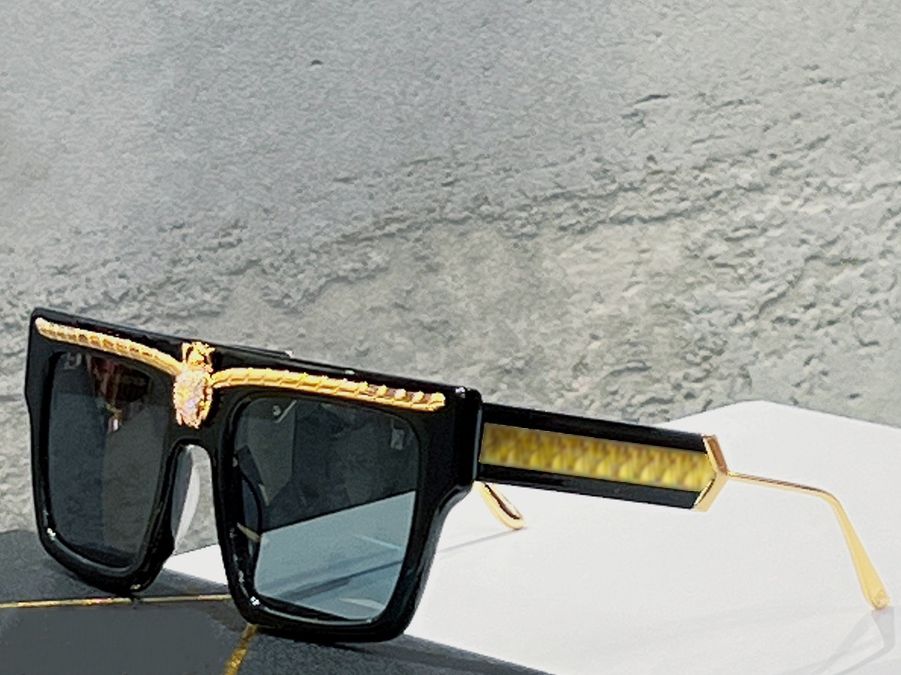 

Funky Sunglasses Designers For Men Women Summer Bee Style Anti-Ultraviolet Retro Plate Square Frame Random Box