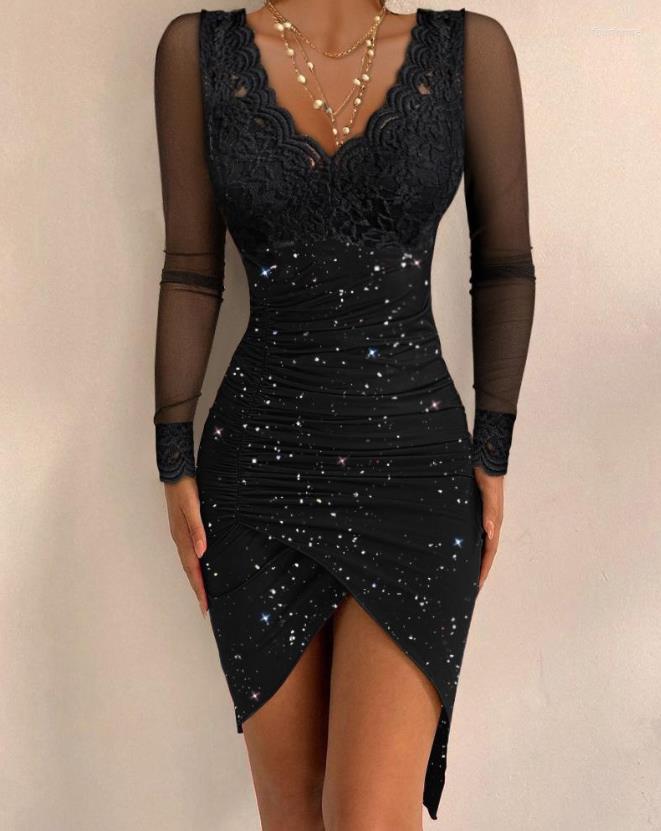 

Casual Dresses Elegant Women' Party 2023 Autumn Fashion Sexy Contrast Lace Long Sleeve V-Neck Ruched Glitter Skinny Asymmetrical Dress