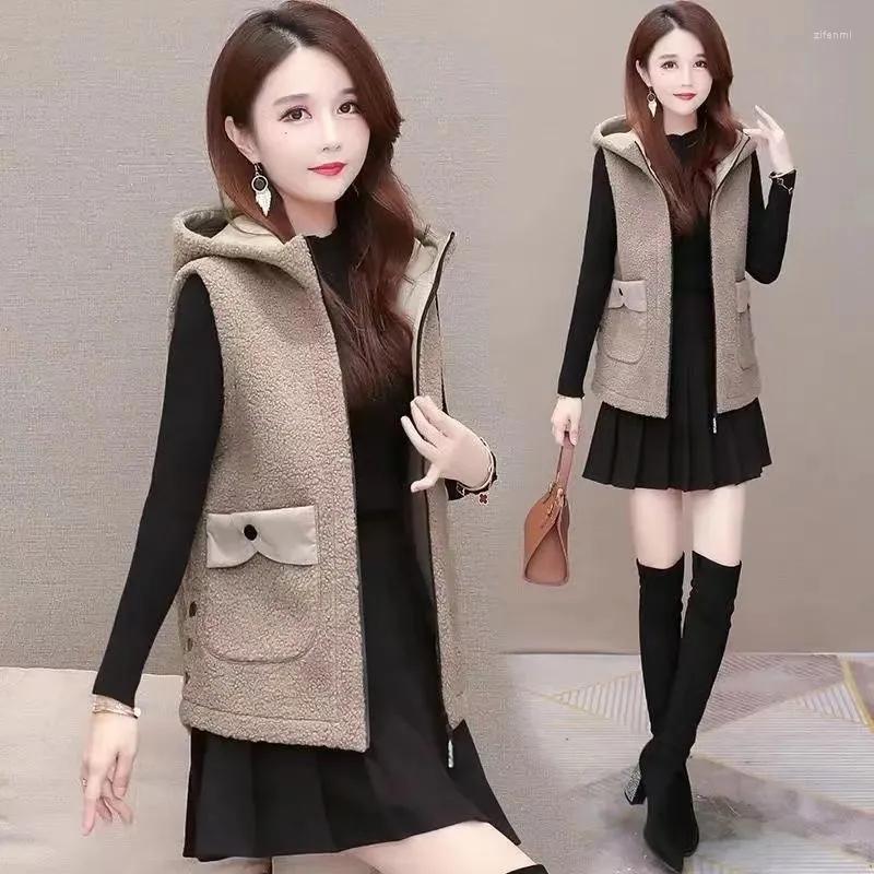 

Women's Vests Fashion Imitation Lamb Wool Vest Coat Female Tops 2023 Women's Waistcoat Autumn Winter Fur In One Warm Short Jacket, Khaki