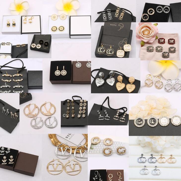 

Mixed Style Random Send Designer Dangle Letter Stud 18K Gold Plated Brand Geometric Famous Women Crystal Rhinestone Pearl Earring Wedding Party Jewelry