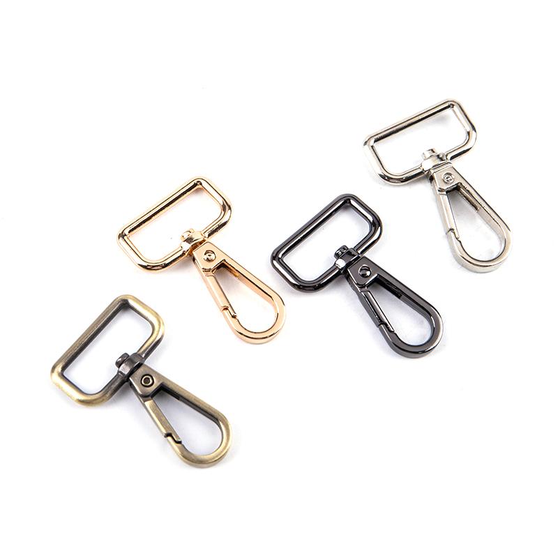 

Keychains 1pcs Trigger Clips Buckles Metal Detachable Snap Hook For Leather Strap/ Belt Keychain Webbing Pet Bag Leash Hooks 4ColorsKeychain