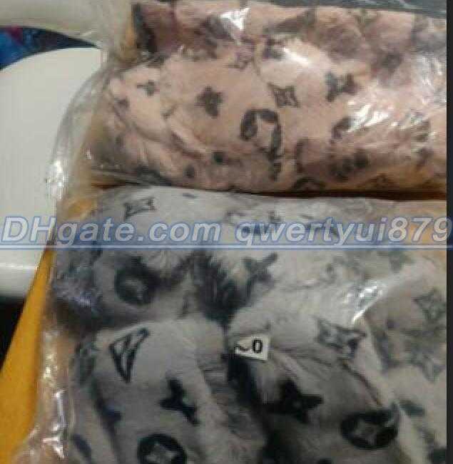 

qwertyui879 2023 New Winter Indoor Fur Slippers House Full Furry Soft Fluffy Plush Platform Flats Heel Non Slip Luxury Designer Shoes Casual Ladies 021923H, Gray