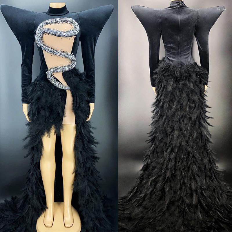 

Stage Wear Luxury Show Singer Long Evening Dress Black Velvet Rhinestone Feather Trains Dresses Nightclub Dance Costume