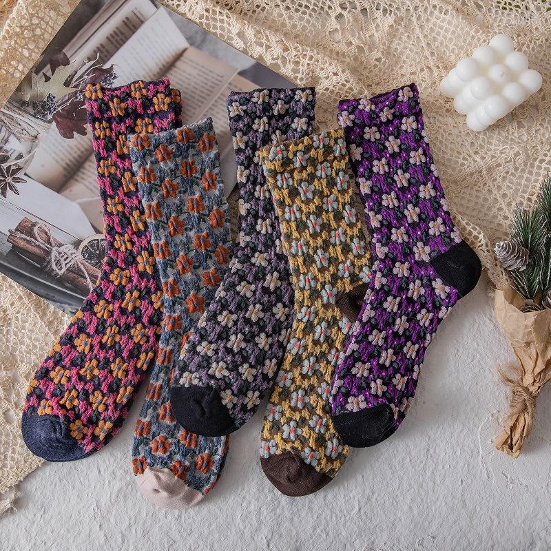 

Women Socks Autumn And Winter Women's Embossed Small Floral Flower Stockings Fashion Contrast Color Tide D1006, Brown
