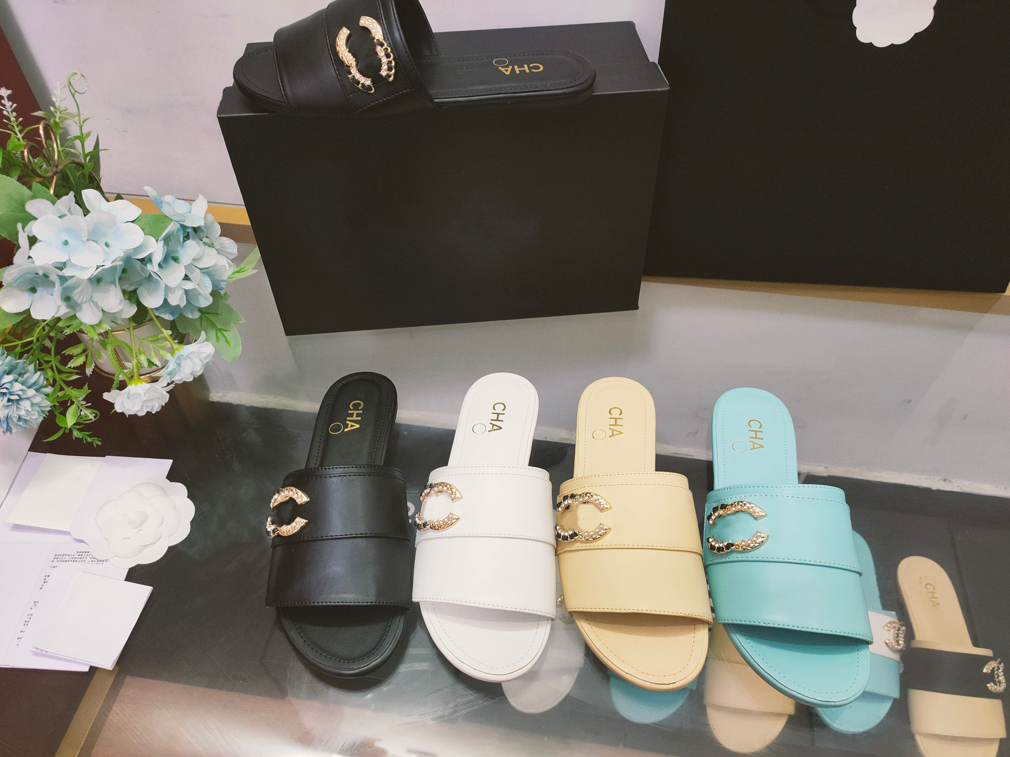 

AAA designer Flat sandals metal strip Black Patent Leather Women Leather Letter Sandals metal buckle women shoes beach flip flops channel slides, C4-wx85