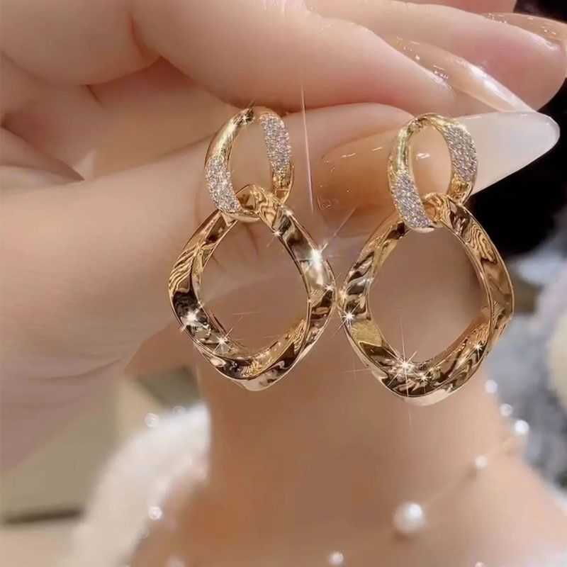 

Charm Double-layer geometric ring 2023 new fashion light luxury small number of diamond pierced personalized earrings
