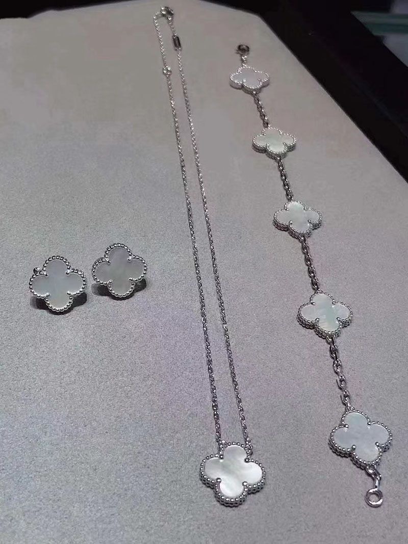 

4Four Leaf Clover Necklace Designer Jewelry Set Pendant Necklaces Bracelet Stud Earring Gold Silver Mother of Pearl Green Flower Necklace Link Chain Womens with Box
