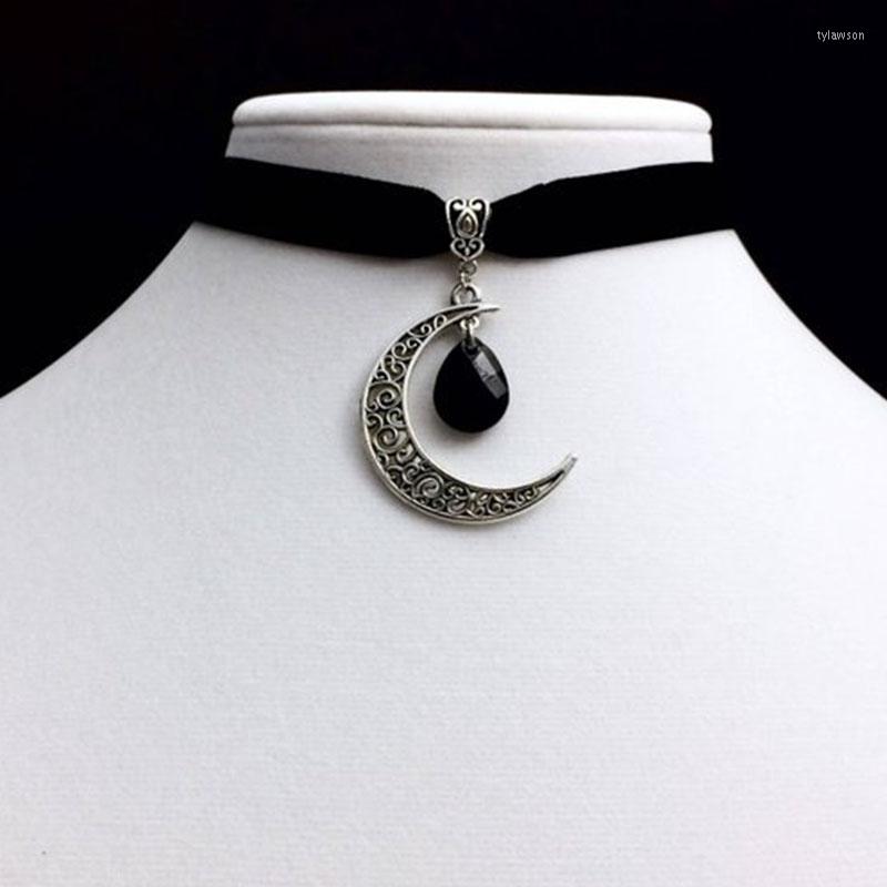 

Pendant Necklaces Dragon Choker Moon Velvet NECKLACE Gothic