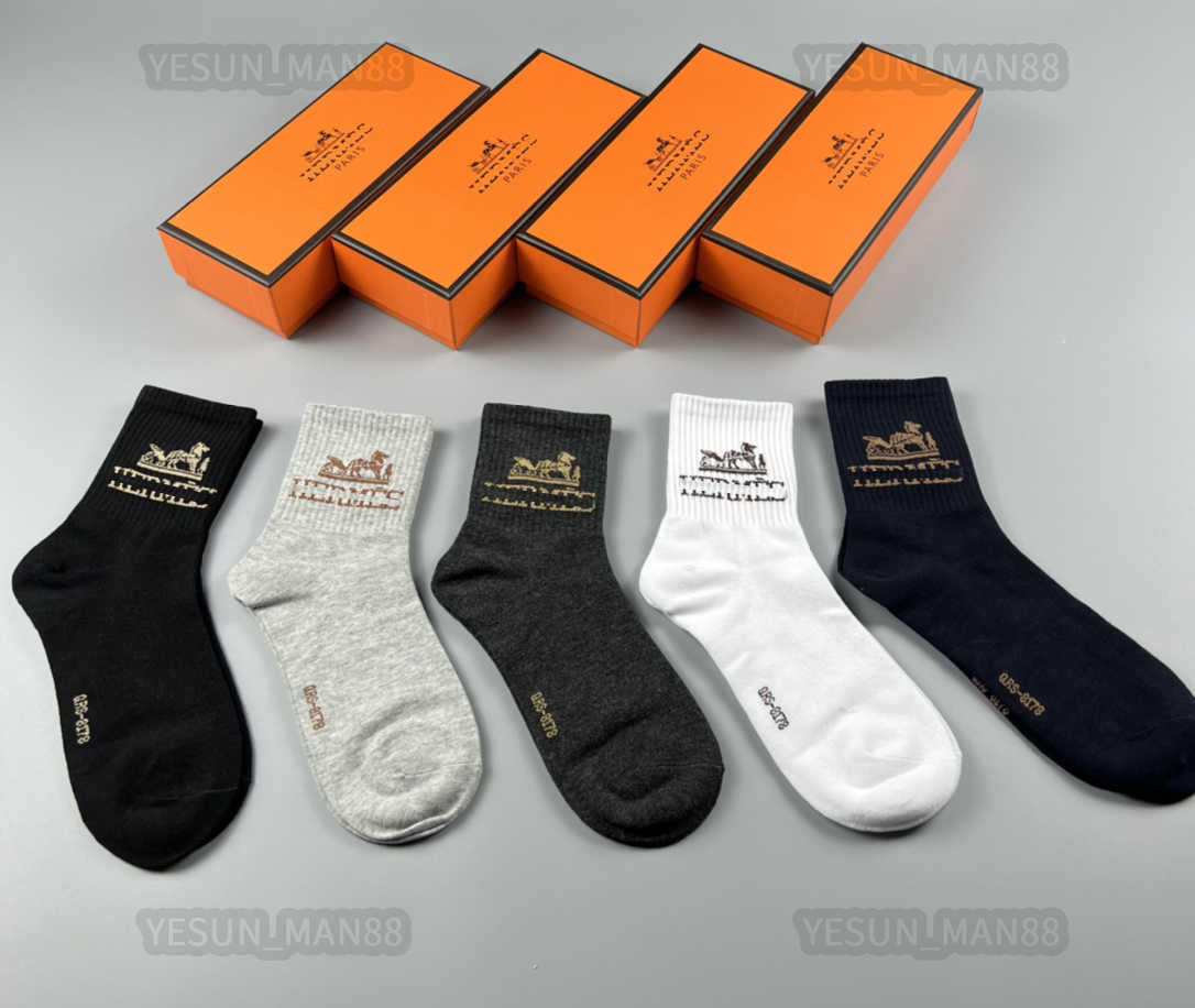 

Designer Luxury herme Socks Fashion Mens And Womens Casual Cotton Breathable Basketball Football Exercise 5 Pairs Sock With Box