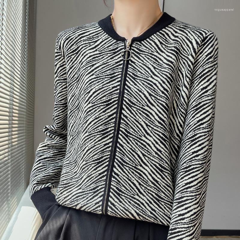 

Women' Knits Spring Autumn Women Sweater Clothing Wool Leopard Stripe Zipper Cardigan Fashion Female Casual Knitted Tops Soft Jacket, Black and white