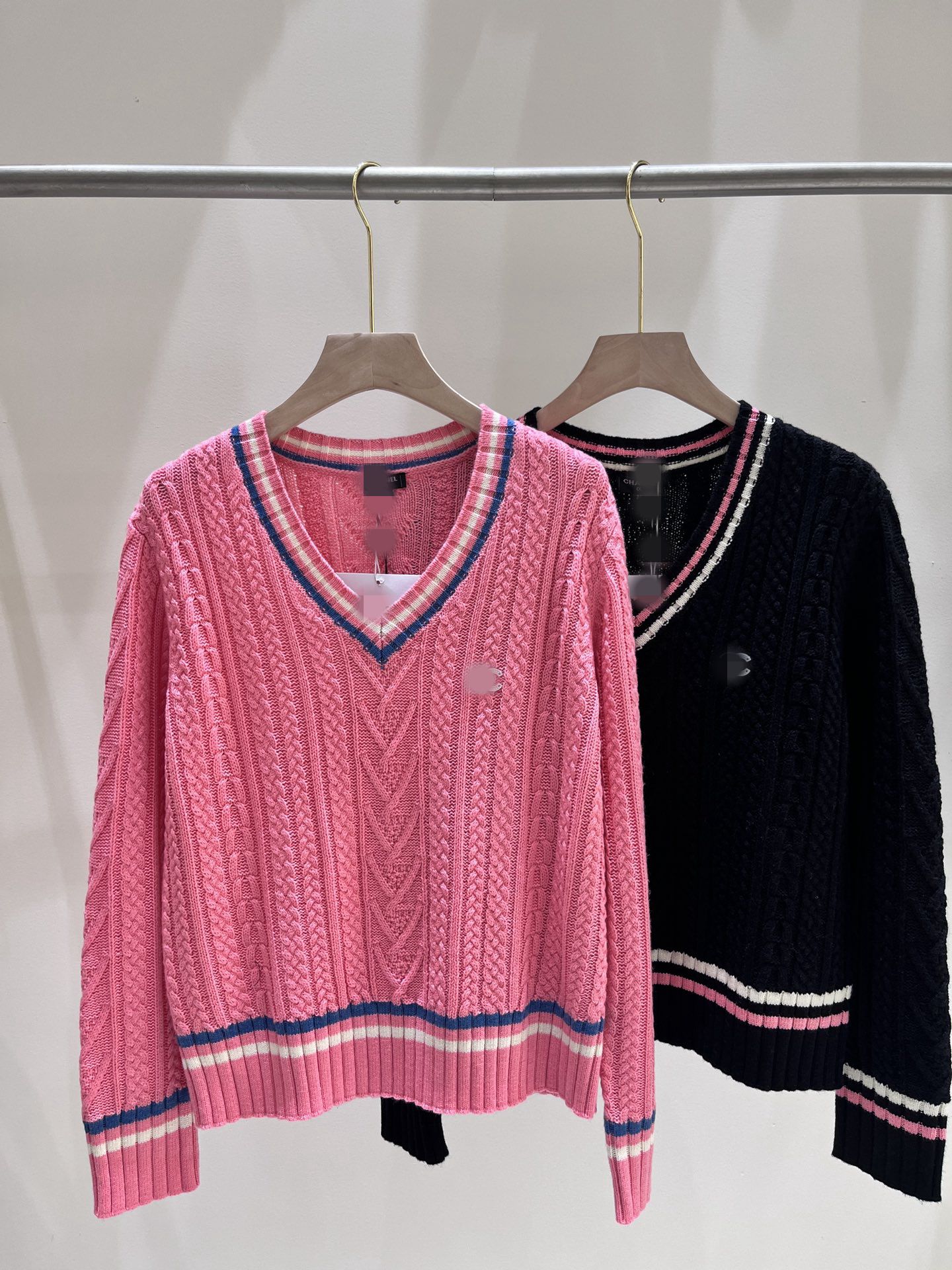 

2023 Pink/Black Letter Print Women' Pullover Brand Same Style Women' Sweaters DH64