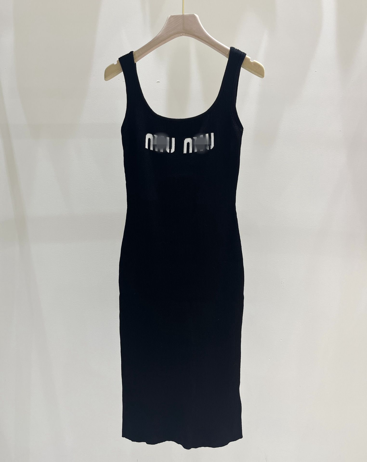 

2023 Black Letter Print Women' Dresses Brand Same Style Women' Runway Dresses DH67