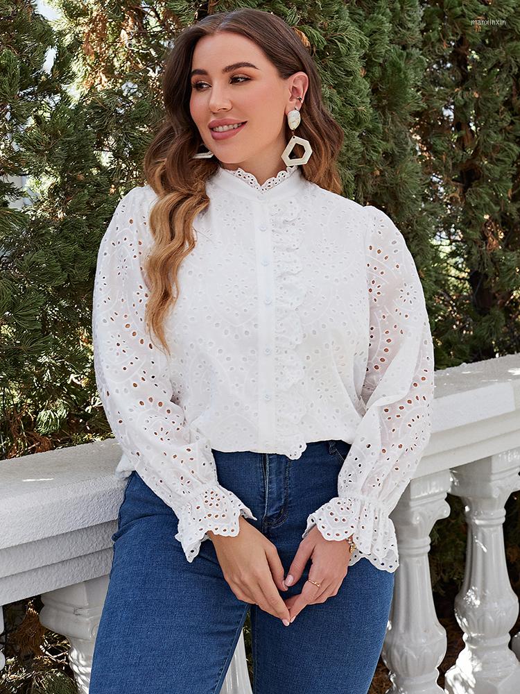

Women's Blouses Simplee Plus Elegant White Lace Women Casual Shirts Hollow Out Size Stand Collar Ruffle Sleeves Spring Summer Tops