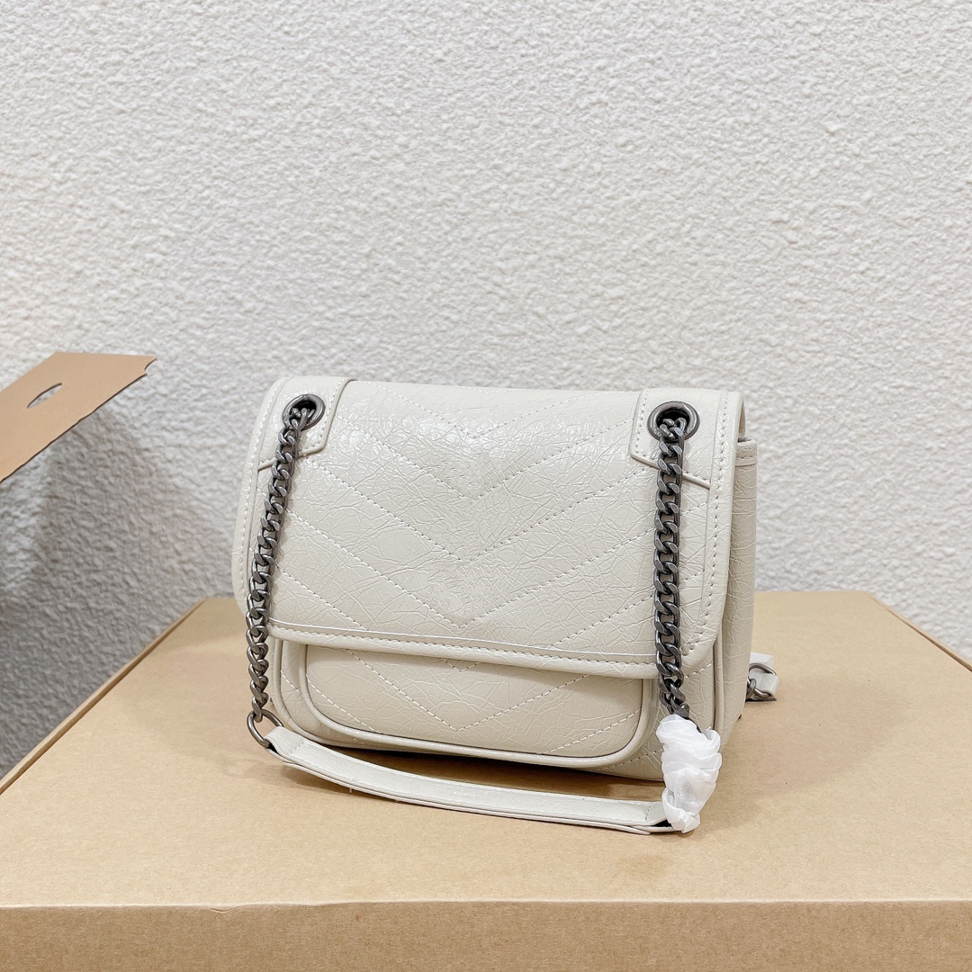 

Womens cross body fashion shoulder bag metal logo chain design messenger style handbag, Black