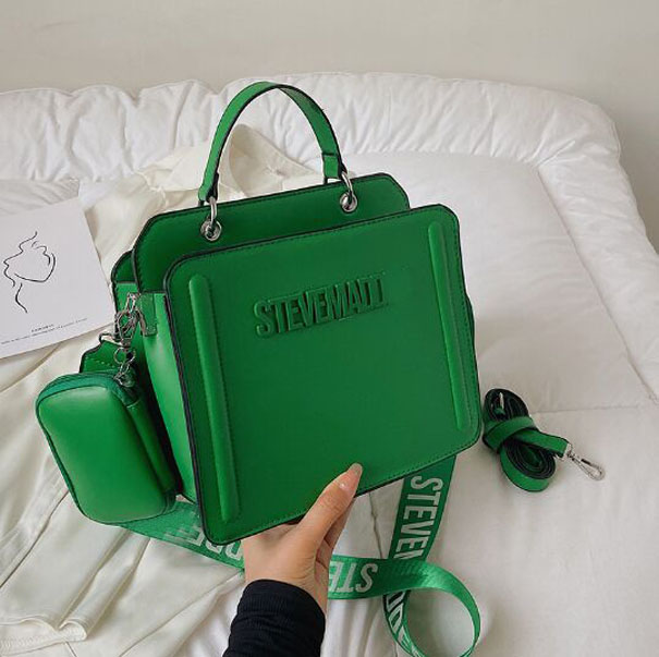 

Designer shoulder bag totes Bevelyn handbag shopping bags with Strap casual purses versatile tote women fashion clutch bag luxury purse crossbody wallet 230220, Red