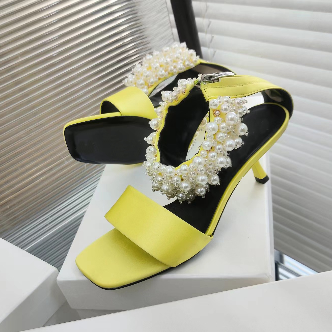 

Fashionable sandals Summer womens shoes Satin pearl decorative leather outsole square toe open toe designer ankle strap high quality sandal, Black 2#