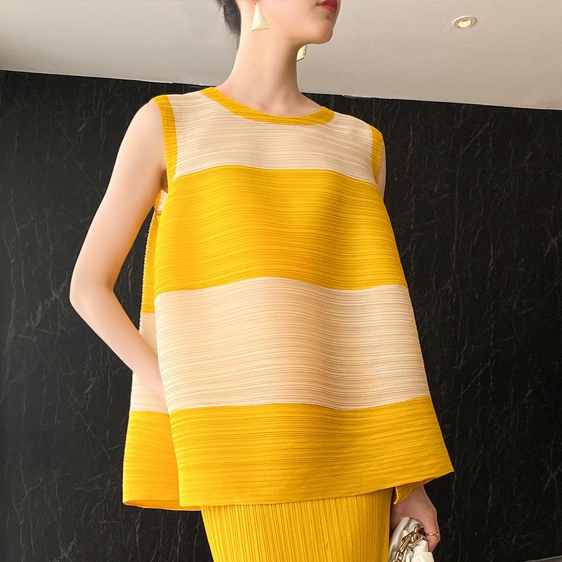

Women's T Shirts Miyake Pleated Top Colorblock A-line Sleeveless Loose Fashion Vest Outside Tide 2023Women's, Picture color