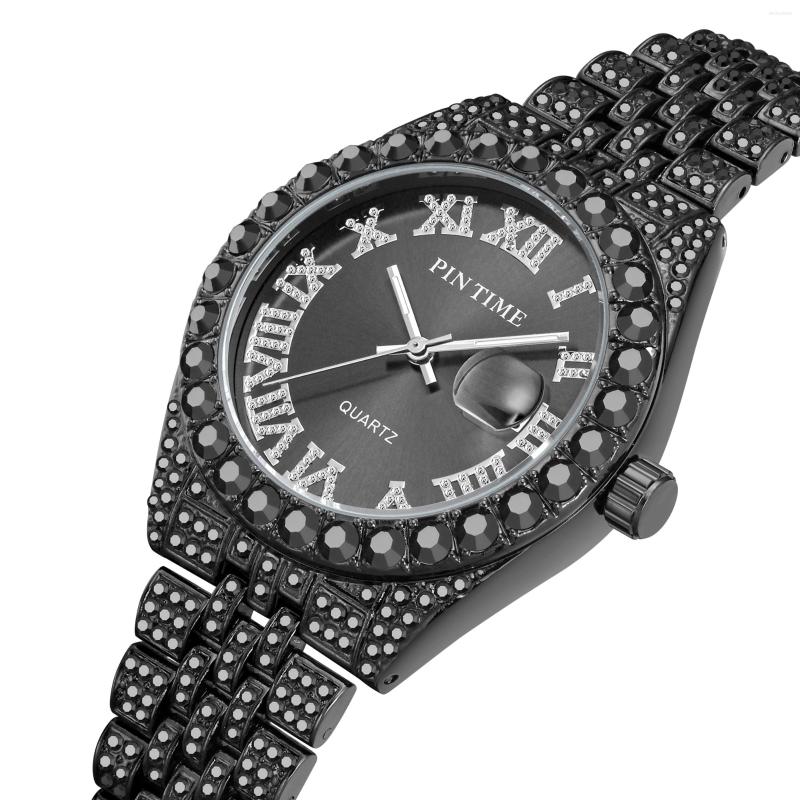 

Wristwatches PINTIME Design Men Women Bling Couple Black Watch Full Diamond Iced Out Quartz Rome Dial Casual Dress Montre