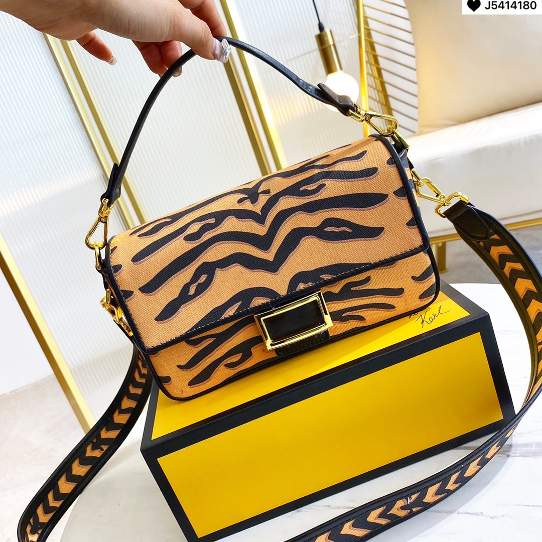 

Baguette Bag Luxury Bag Designer women's handbag Fashion One Shoulder Bag Tiger Print Canvas Denim Nylon Clamshell purse Crossbody bag Mnin Baguette, White