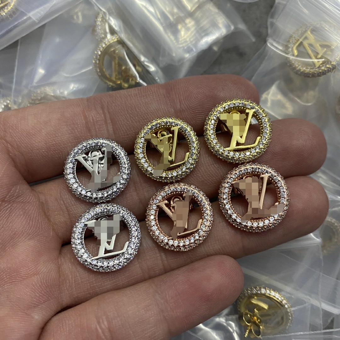 

Europe America Fashion Style Lady Women Simplicity dangles Earrings Titanium Steel Hollow Out Full Diamond V Initials Stud tassels Earrings 3 Color E-022