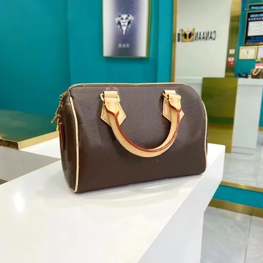 

Luxury Designer Shoulder totes Duffel grip famous mini crossbody travel Bag speedy nano 20 25 bandouliere purses Leather Barrel-shaped Women men strap handbags, Light blue embossing