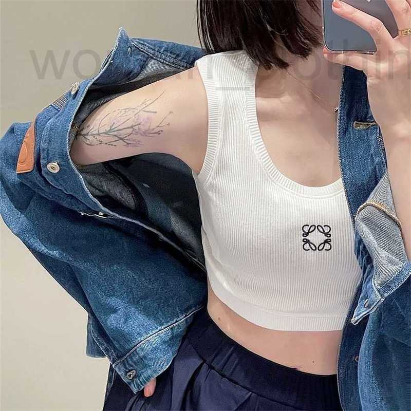 

designer 2022 spring and summer new women's clothing lark embroidery sports leisure thread vest women X3U2, Beige