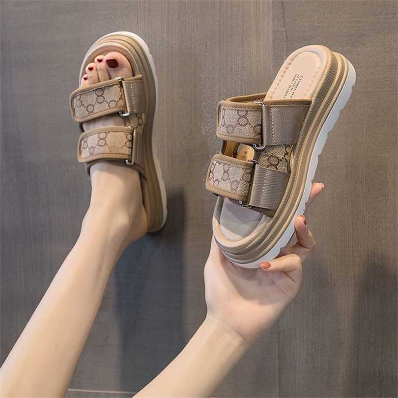 

2022 Summer Slippers For Women Fashion High Quality Versatile New Thick Soles To Wear Comfortable Personalized Beach Sandals, Khaki