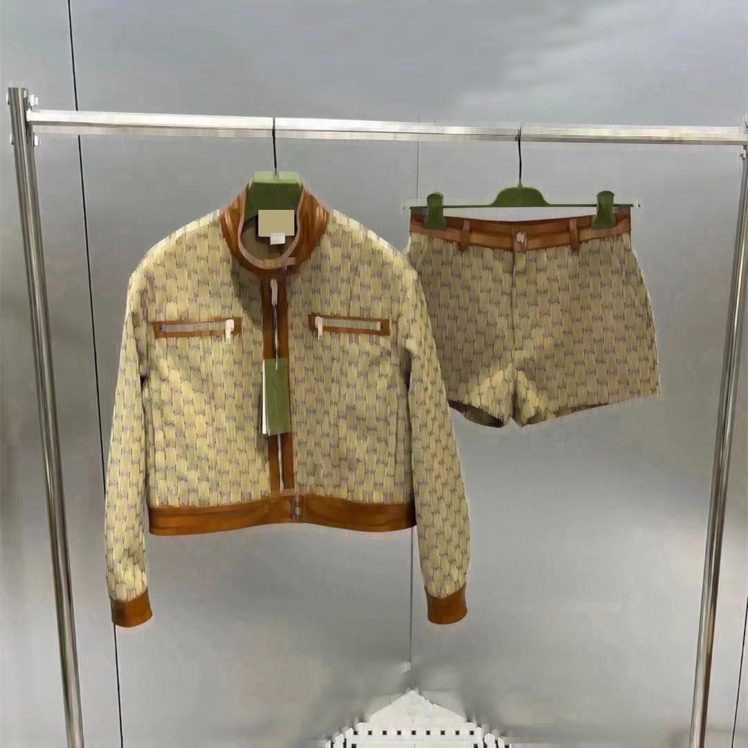 

womens jackets pants short designer clothes outerwears crew neck luxury brand clothing long sleeves leisure style sportswear with size SML A619, Brown shorts