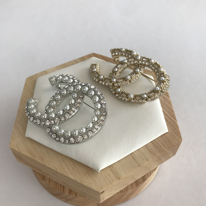 

pins Pearl Broochs Designer Jewelry Womens Brooch Fashion Brand Letters Small Sweet Wind Brooch Women Pearl