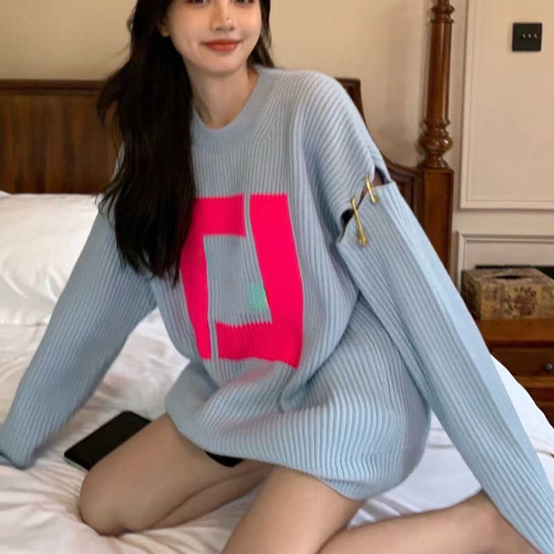 

Winter wool sweater women knit shirt Medusa pin pullover coat designer sweaters round-neck long-sleeved tshirt womens woolen hoodie, No.1