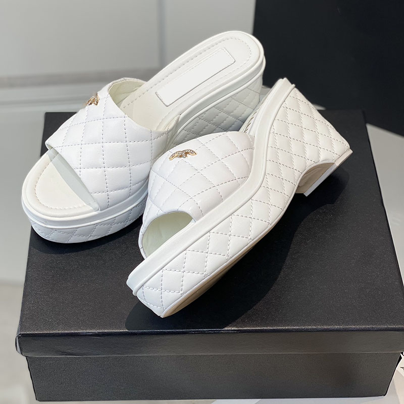 

Womens Platform Wedge Slippers Heels Height 7.5cm Fish Mouth Sandals Designer Mules Quilted texture Slides Flip Flops Slip-on Large Size Classic Black Beach Shoe