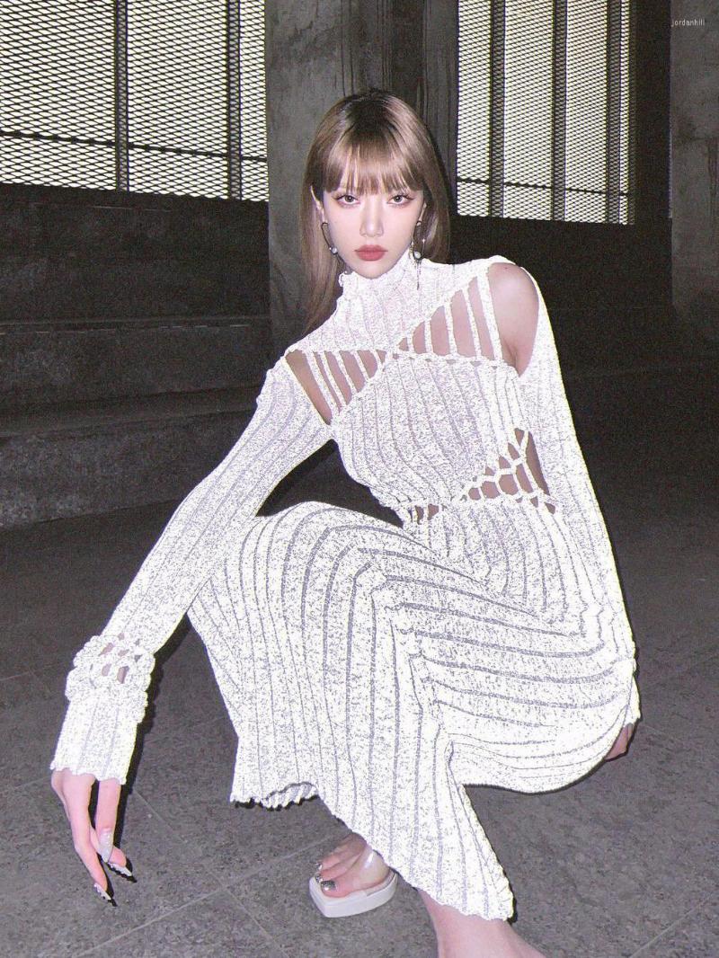 

Casual Dresses Technology Reflective Hollow Knitted Dress Glow-in-the-dark Ninja Tie Hand-woven Pit Striped 2023 Autumn And Winter, Hat