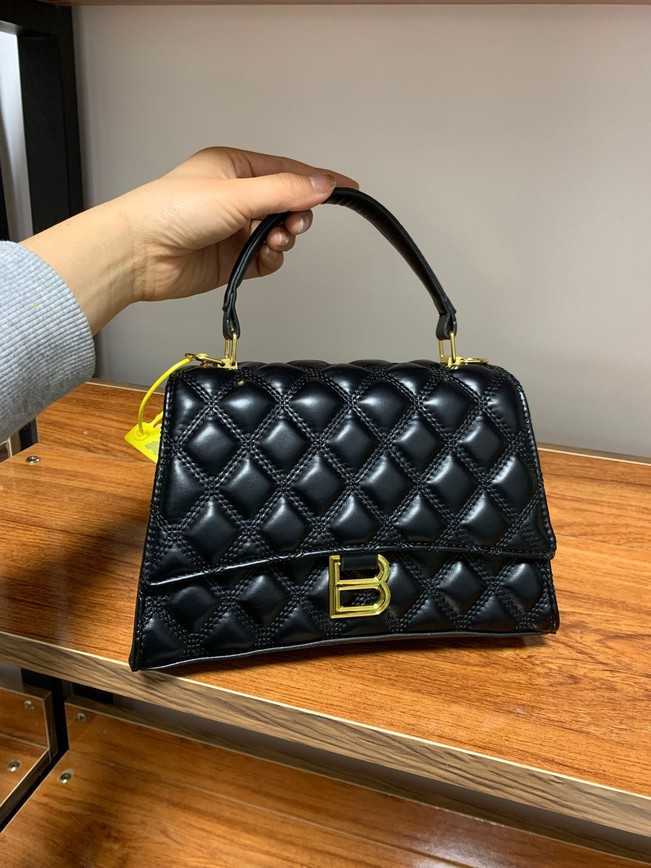 

2023 Women Bags Factory Handbags 55%off women's portable small versatile single shoulder messenger bag Designer Luxury Shoulder Handbags, Black4