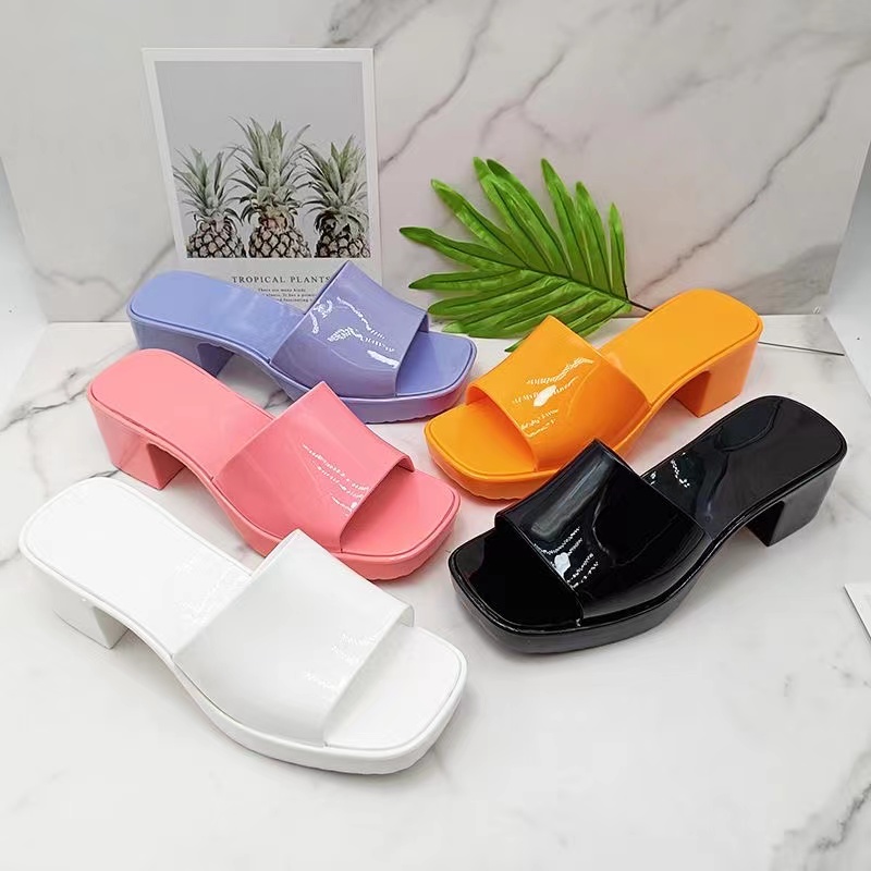 Designer jelly slippers candy color rubber solid sandals high heeled slippers summer beach party luxury casual shoes ladies leather lettering