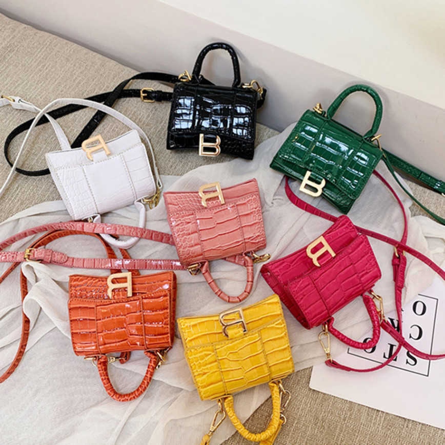 

2023 Women Bags Factory Handbags 55%off women's versatile one-shoulder messenger black small square bag Designer Luxury Shoulder Handbags, White7