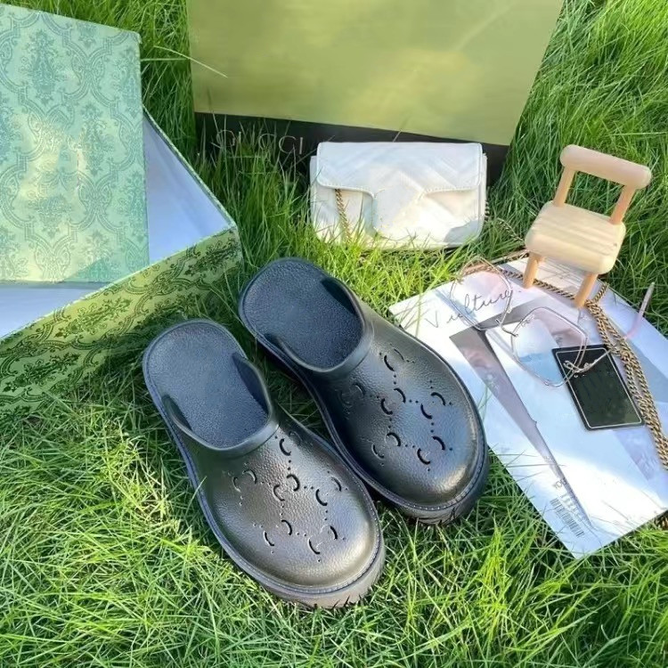 

Perforated Designer Sandals Luxury Platform Slide Hollow Pattern Slippers Transparent Materials Sandal Black rubber Flats Slipper Flip Flops 02