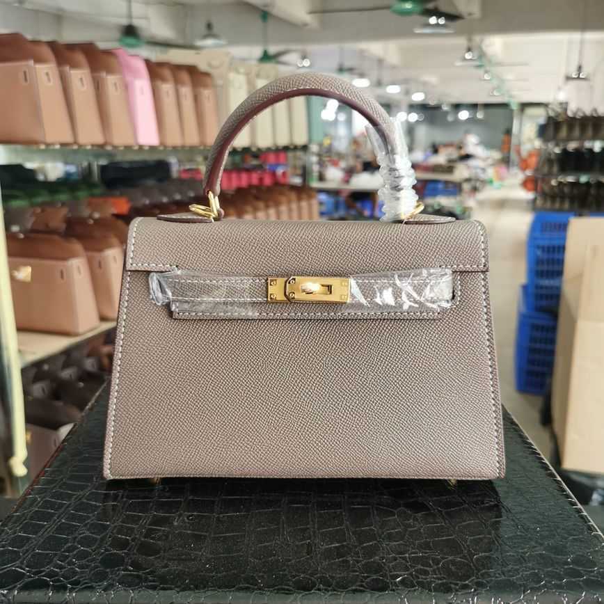 

2023 Women Bags Factory Handbags 55%off Leather Women's Bag Designer Luxury Shoulder Handbags, Black2