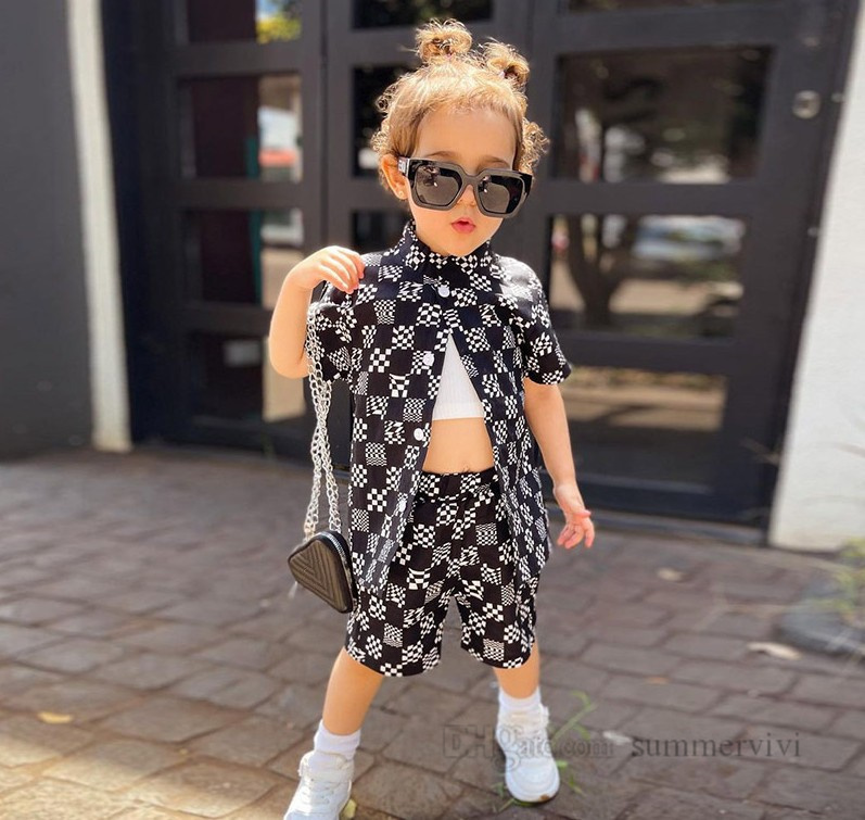 

INS Kids checkerboard clothes sets boys girls lapel single breasted short sleeve shirt loose shorts 2pcs 2023 summer children outfits Z0374, As showed