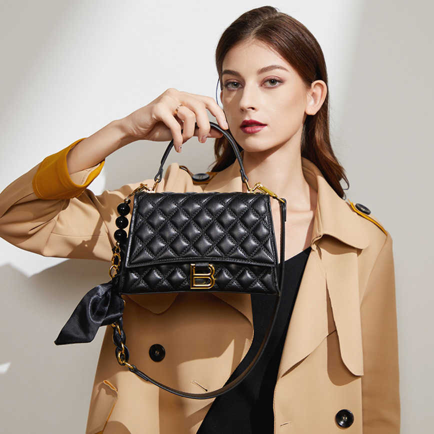 

2023 Women Bags Factory Handbags 55%off Chaopin Good Chain Square Quality Small Xianglingge Hourglass Sheepskin Women's Bag Designer Luxury Shoulder Handbags, Khaki6