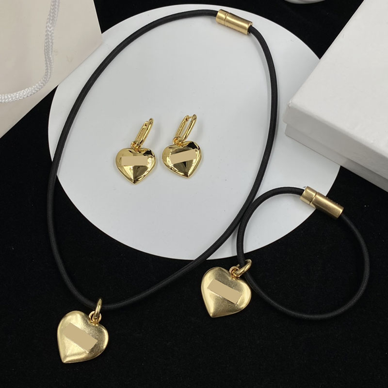 

Golden Heart Love Charm Shiny Women Black Bracelet Classic Simple Pendant Necklace with Box