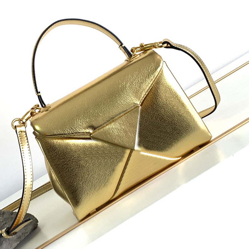 

Big Rivet Cross Body Bags Mini Sheepskin Handbags Top-Level Golden Shoulder Bag Adjustable Shoulder Strap Sheepskins Lining Magnetic Buckle Closed Totes