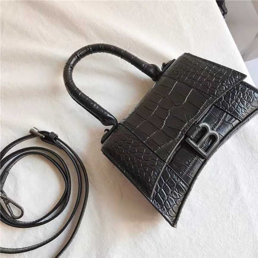 

2023 Women Bags Factory Handbags 55%off Hourglass Cowhide Women's Bag One Shoulder Designer Luxury Shoulder Handbags, Black gold buckle;small size 19cm