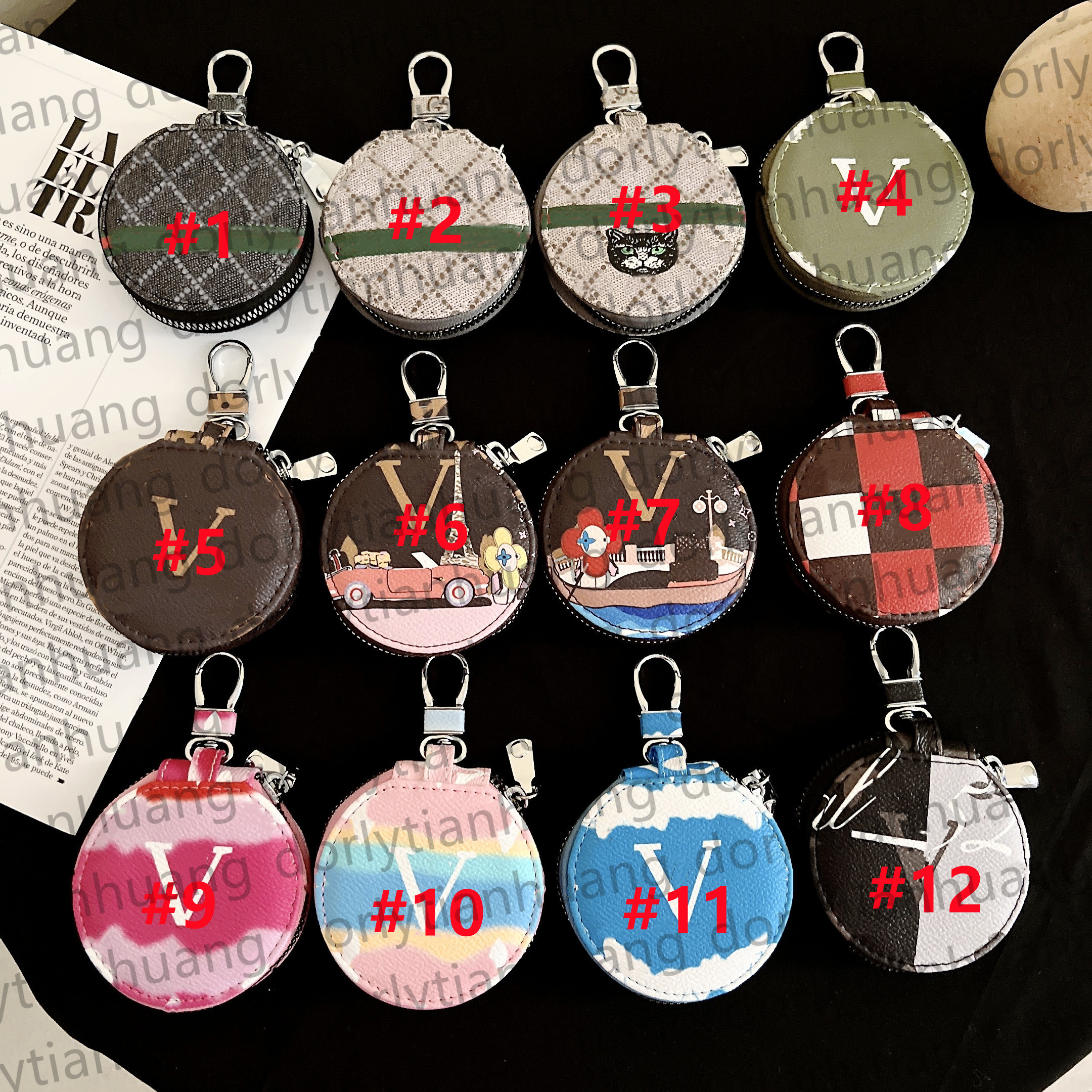 

Luxury V Designer Keychain for Earphone Cases Fashion Cosmetic Mirror Zipper wallet Key Buckle Letter Design Handmade Gold Keychains Mens Womens Bag Pendant
