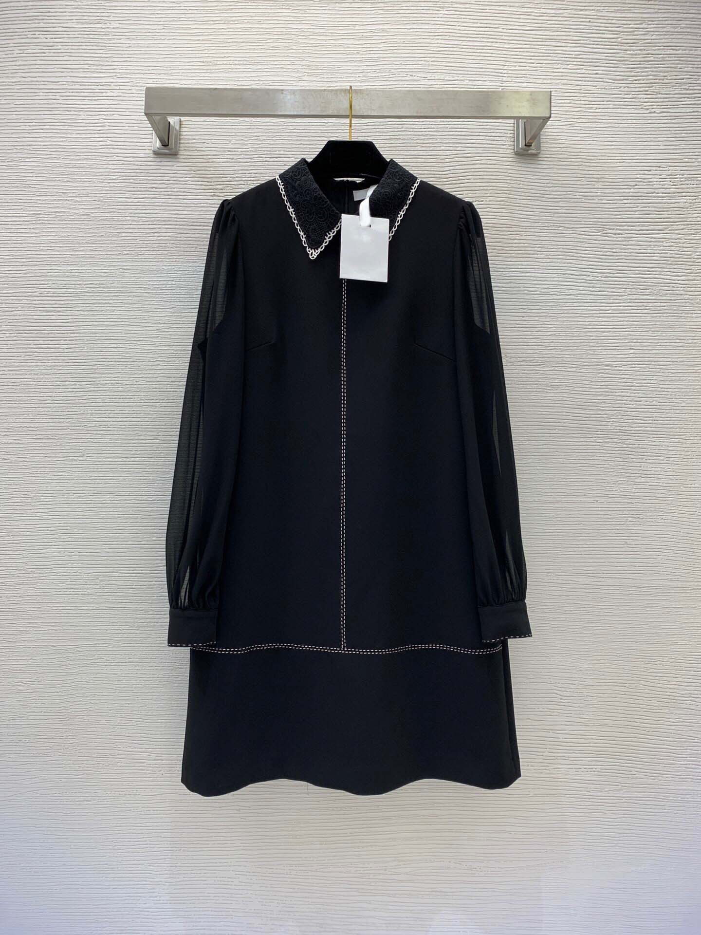 

2023 Spring Black / Ivory Contrast Color Embroidery Dress Long Sleeve Lapel Neck Panelled Single-Breasted Casual Dresses B3F171714