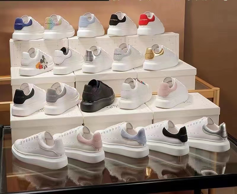 

Leather Fashion BOOT ALEXANDER Platform Oversized Sneakers White mens womens Luxury velvet suede Casual Shoes Chaussures Espadrilles MC QUEEN Walking Trainer, Ivory