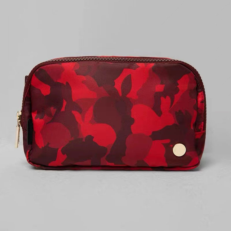 

LL Micro Belt Bag Outdoor Crossbody Bag Unisex Mini Waist Bags with Adjustable Strap Two-Way Zipper Fanny Pack, Camo smoke red